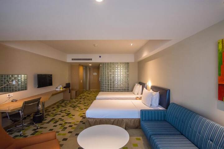 Room 20 of 42