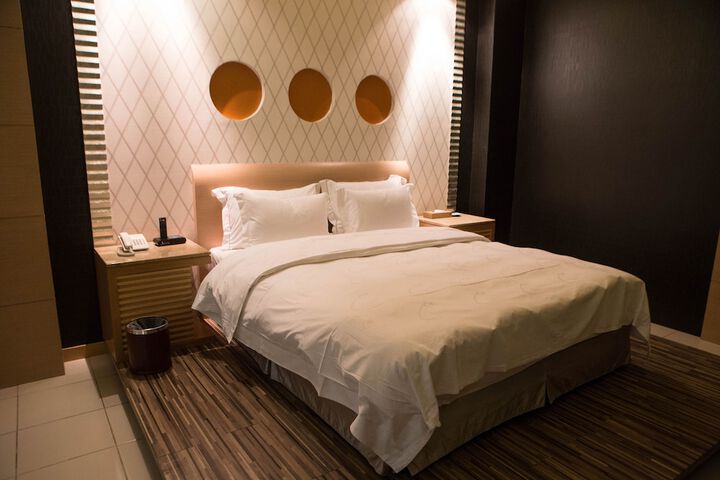 Room 42 of 79