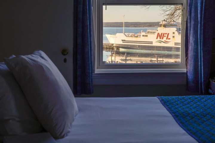 Room 8 of 135