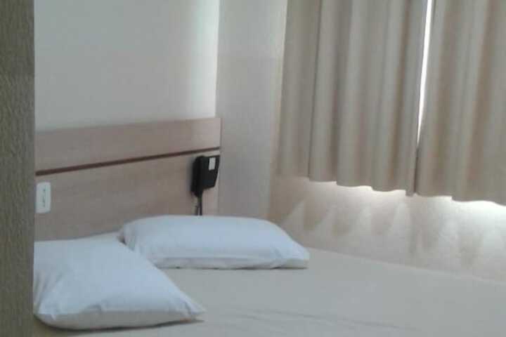 Room 10 of 37