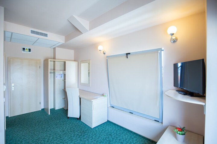 Room 14 of 27