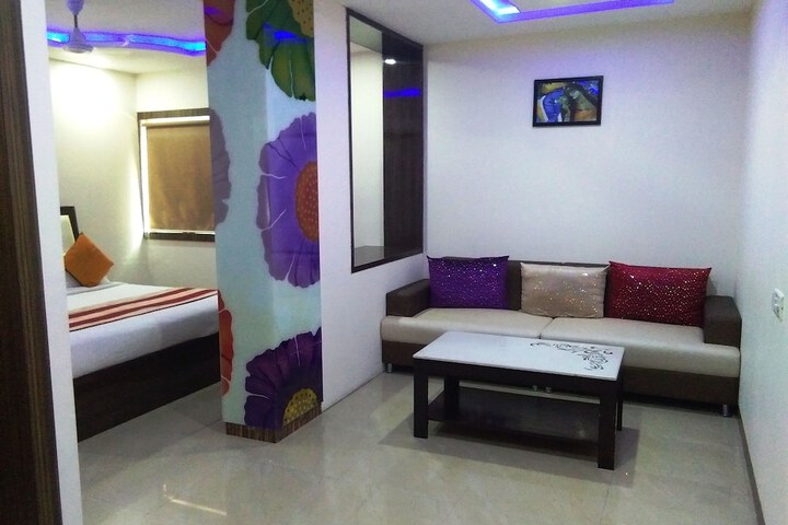 Room 28 of 54