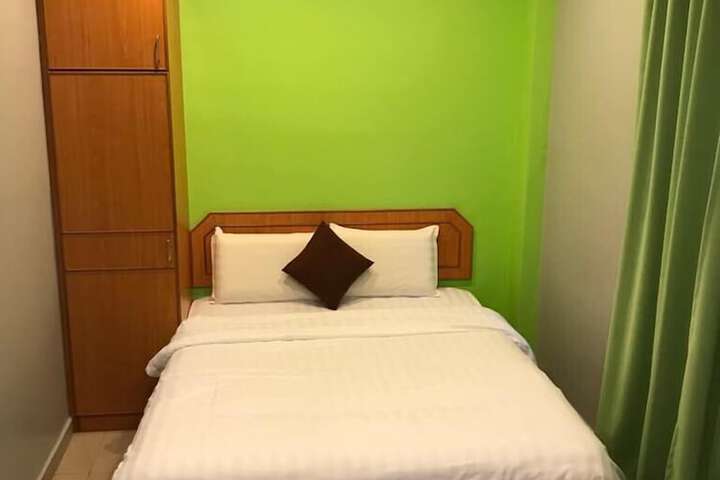 Room 17 of 47