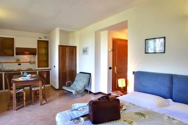 Room 6 of 43