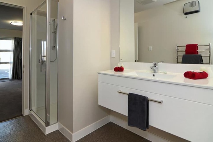 Room 19 of 28