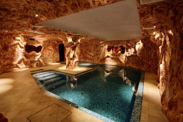 Pool 70 of 107