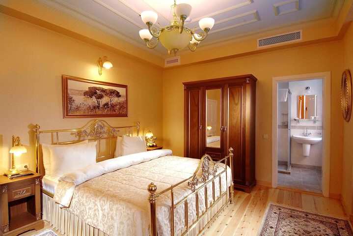 Room 9 of 55