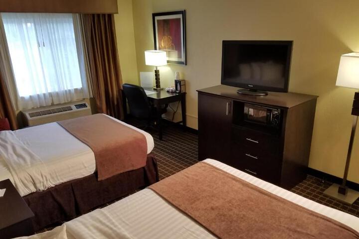 2 Double Beds (2 of 5)