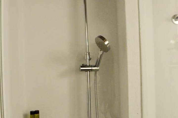 Room 17 of 36