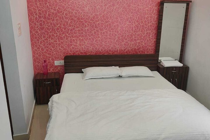 Room 7 of 38