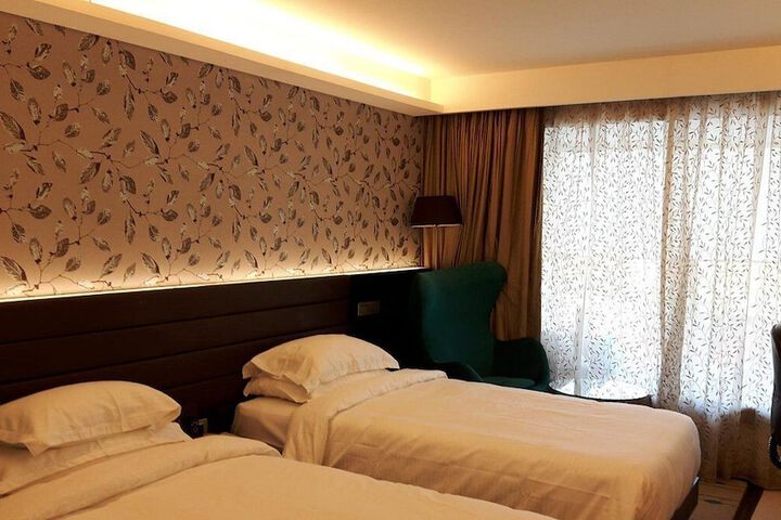 Room 15 of 26