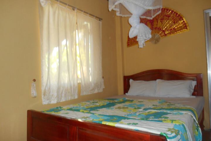 Room 6 of 34