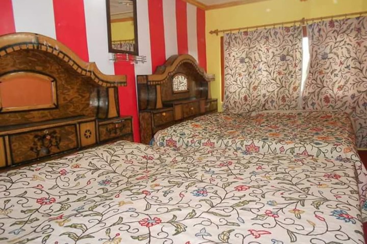 Room 7 of 13