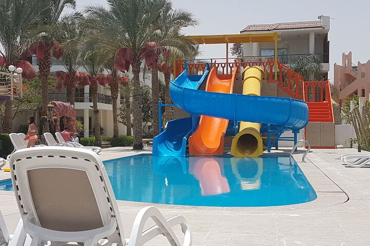 Pool 77 of 162