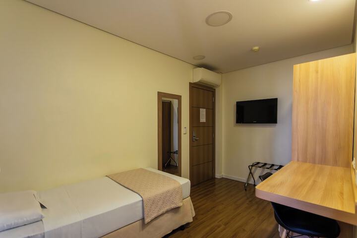 Room 12 of 43