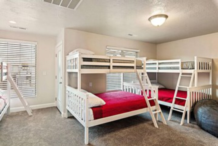 Room 27 of 45