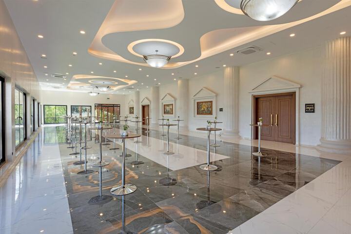 Business Center 158 of 189