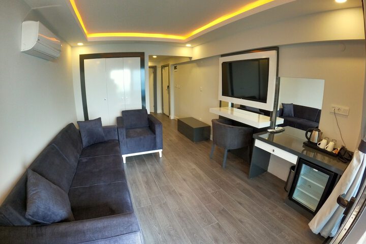 Room 14 of 22
