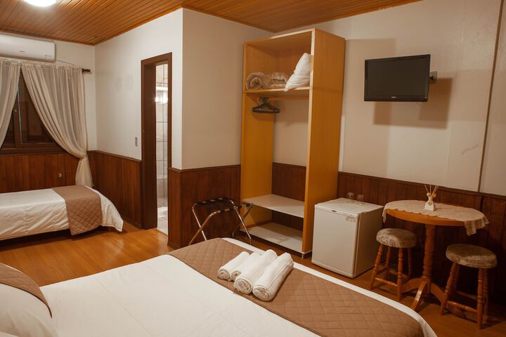 Room 25 of 47