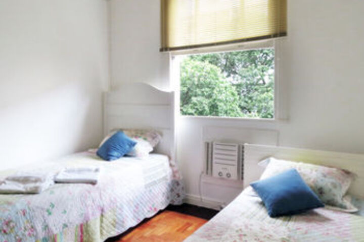 Room 11 of 36