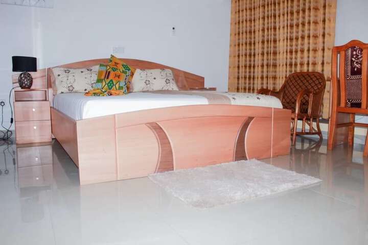 Room 3 of 138