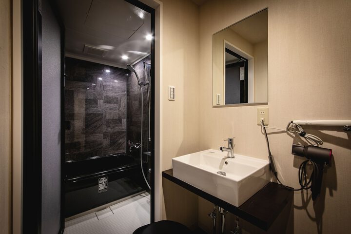 Room 44 of 64