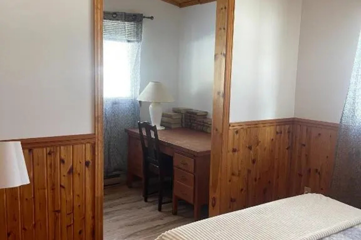 Room 4 of 13