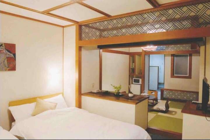 Room 50 of 62