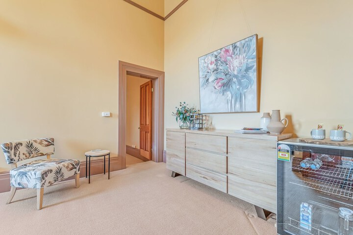 Room 10 of 41