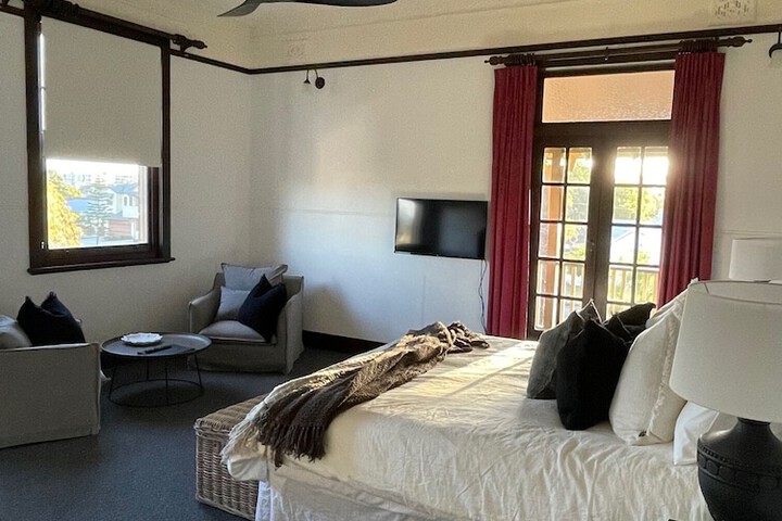 Room 10 of 43