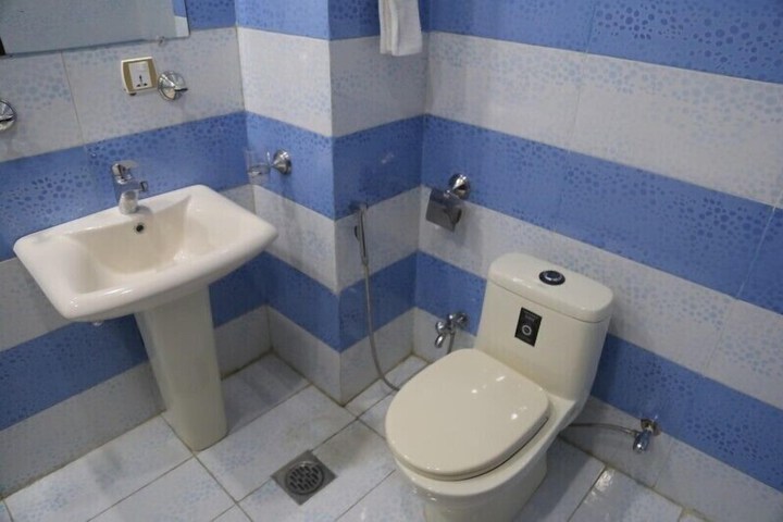 Room 18 of 23