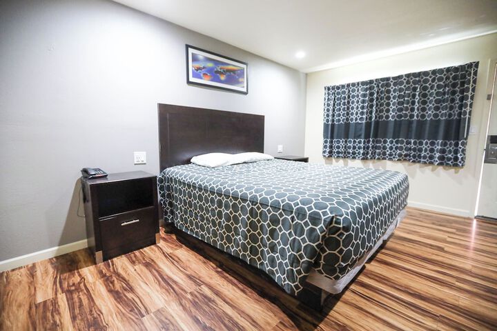 Room 8 of 22