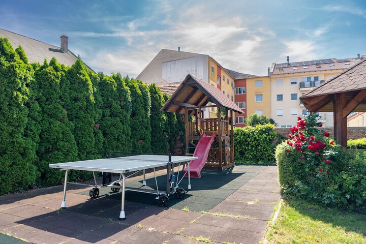 Hotel 3 of 82