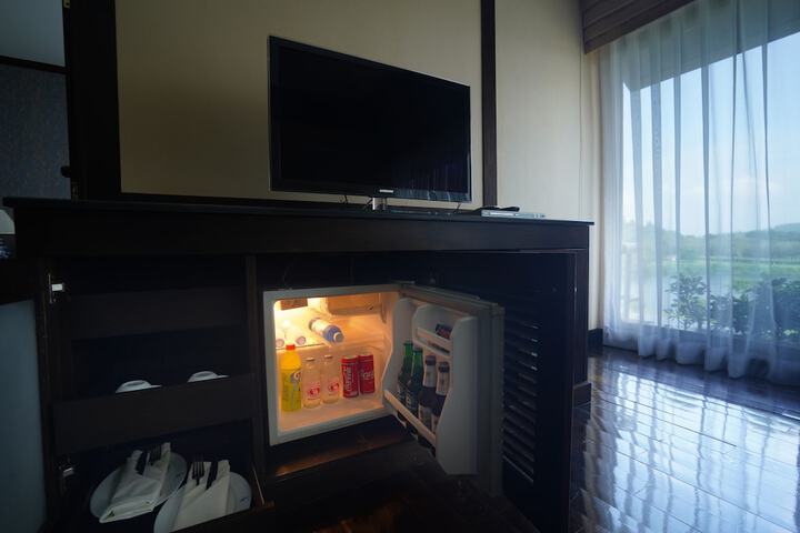 Room 16 of 38
