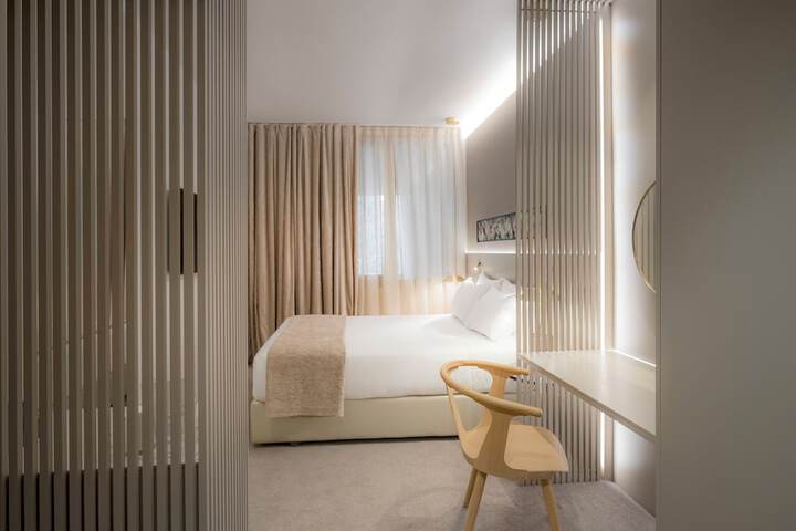 Room 4 of 101