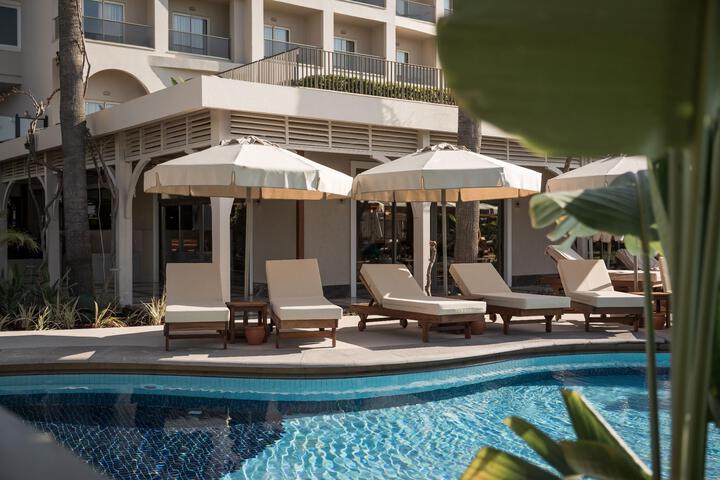 Pool Hotel