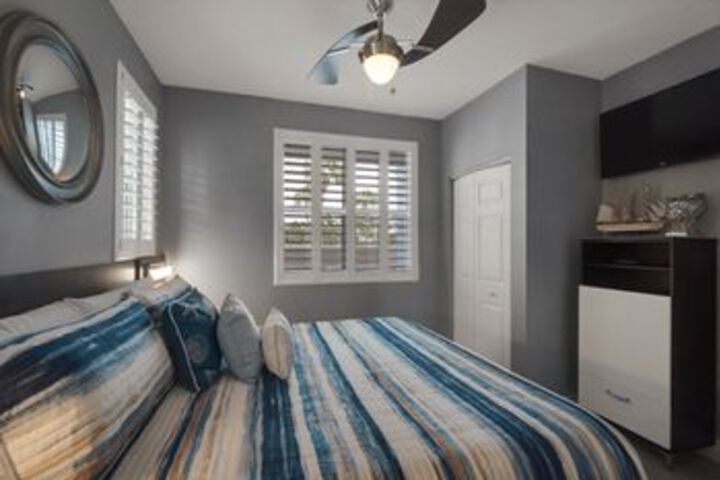 Room 43 of 102