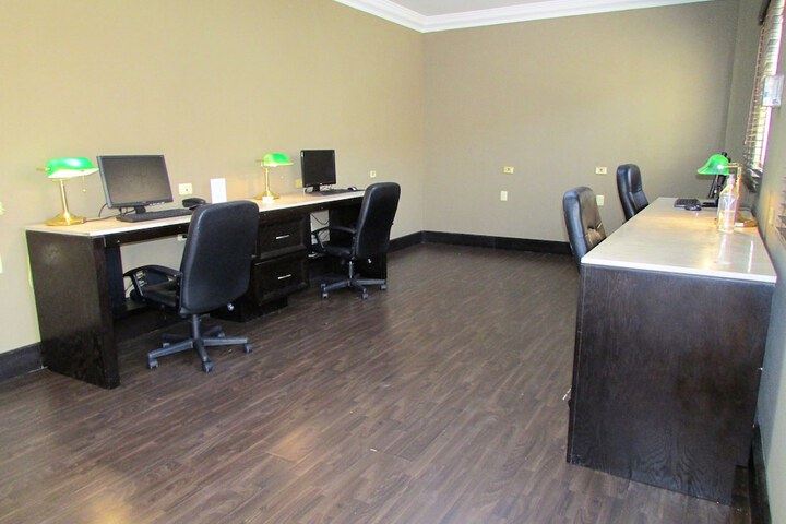 Business Center 104 of 131
