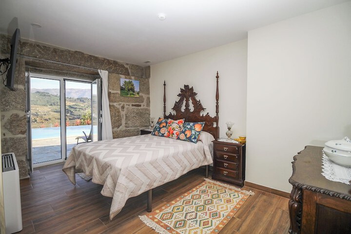 Room 10 of 65