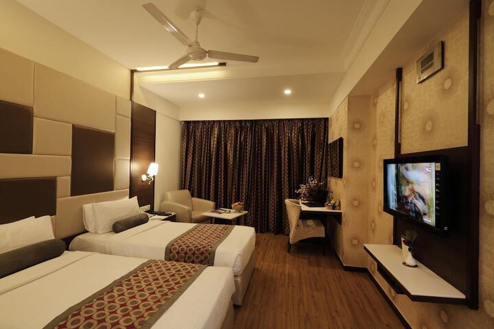 Room 13 of 44