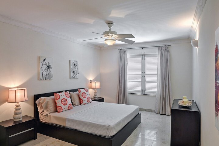 Room 2 of 20