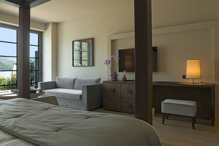Room 10 of 156