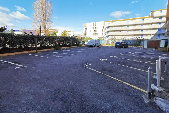 Property Grounds 33 of 37