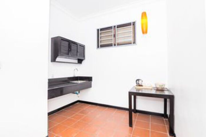 Room 8 of 37