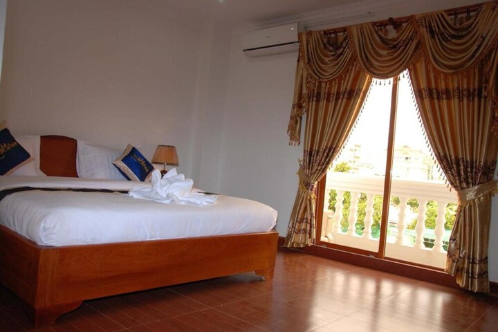 Room 20 of 37