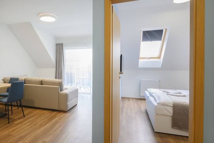 Room 14 of 32