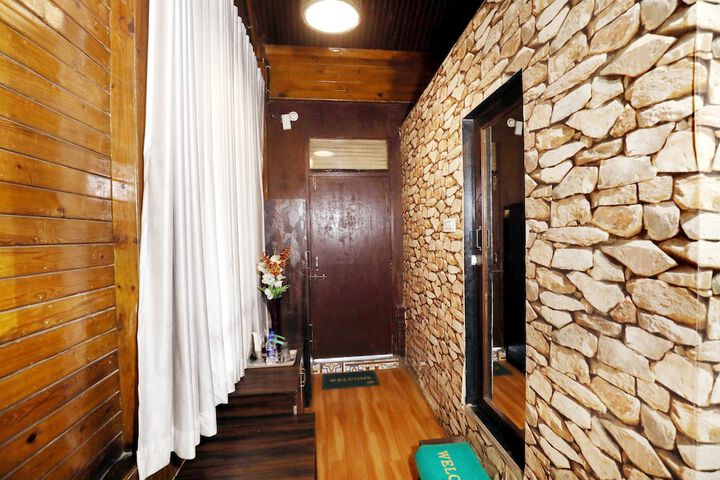 Room 15 of 87