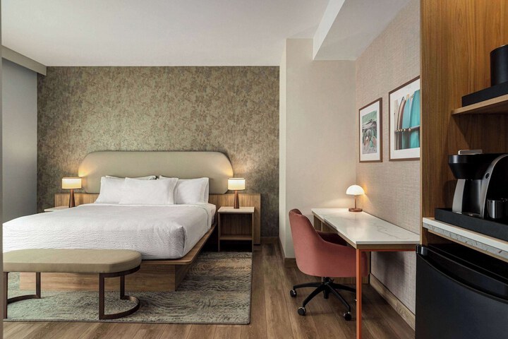 Room 10 of 46