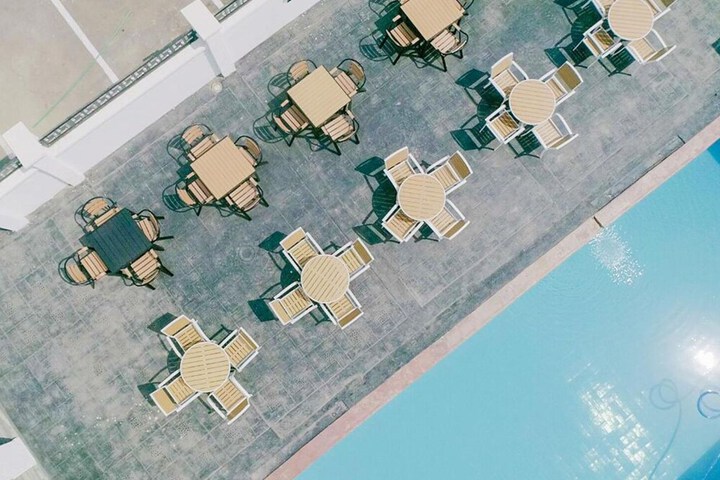 Pool 48 of 52