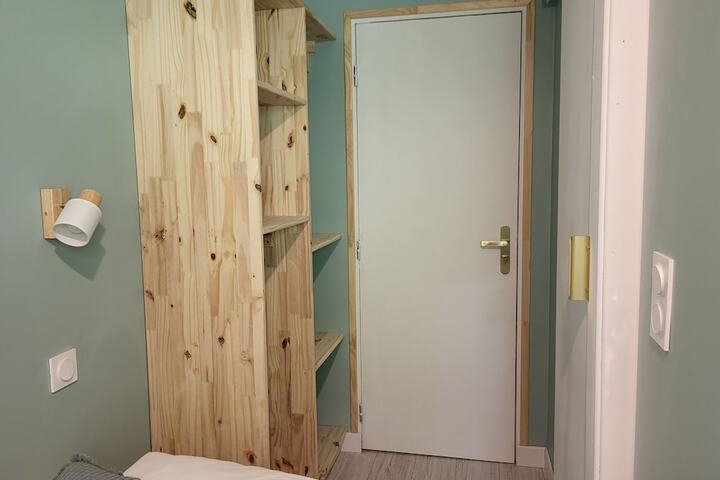 Room 10 of 46